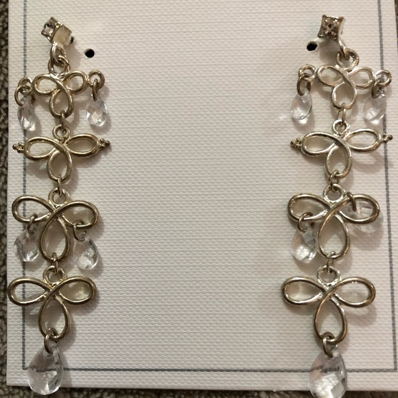 ⭐️ 10-4-$10- Dangling Earrings - costume jewelry - Picture 5 of 8